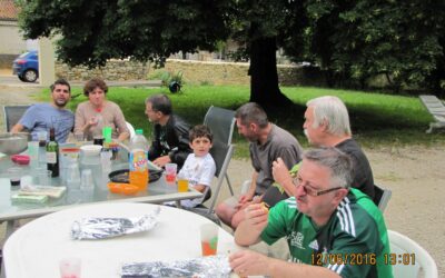 Moment de convivialité autour d’un bon barbecue